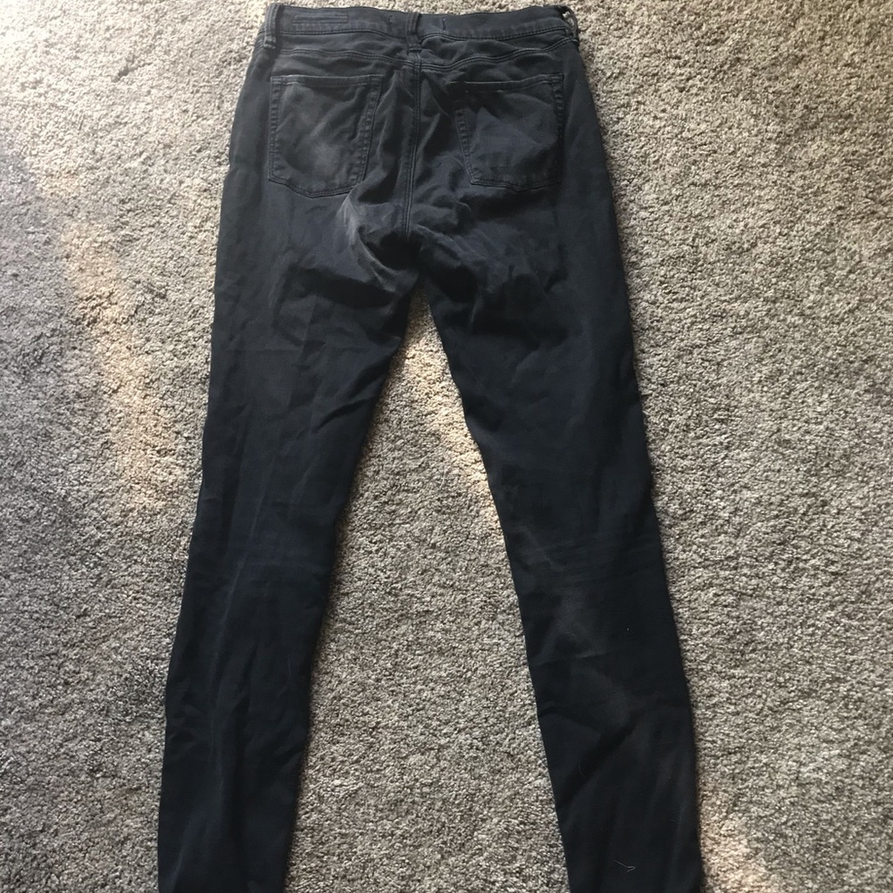 Black ripped skinny jeans